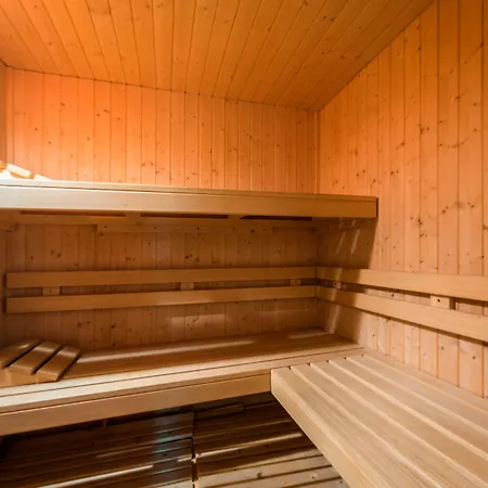 Annex Building Of Art 3*