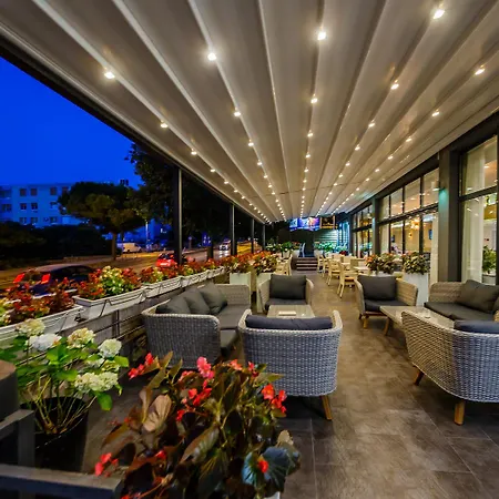 Готель Annex Building Of Art 3*