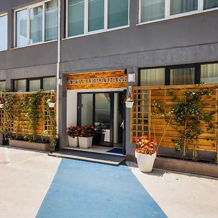 Готель Annex Building Of Art Спліт