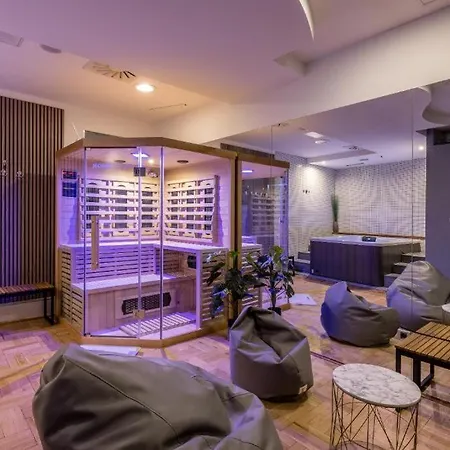 Annex Building Of Art Готель