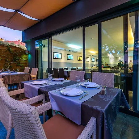 Готель Annex Building Of Art 3*