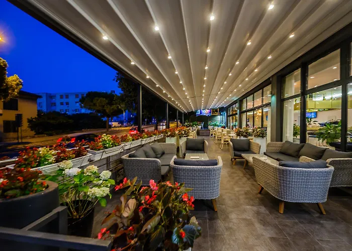 Hotel Annex Building Of Art 3*