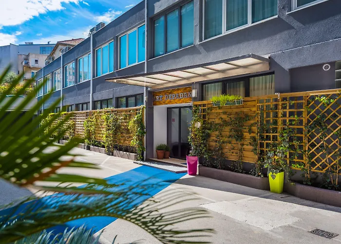 Annex Building Of Art Split