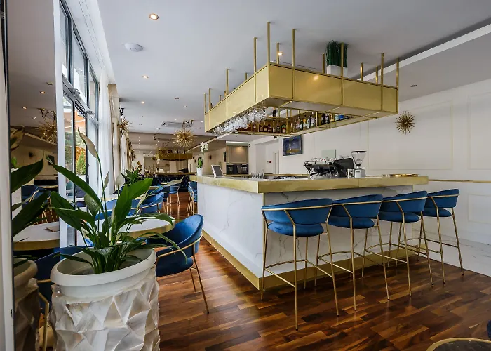 Hotel Annex Building Of Art 3*