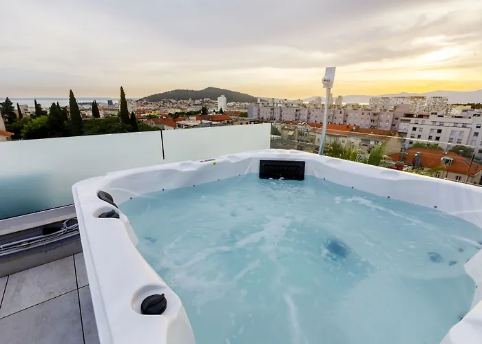 Hotel Annex Building Of Art 3*