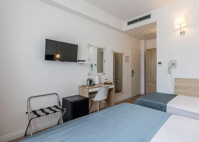 Annex Building Of Art 3*