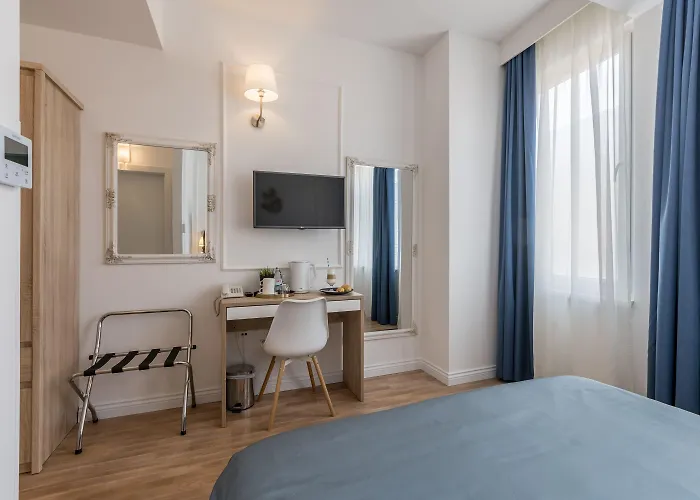 Annex Building Of Art 3*