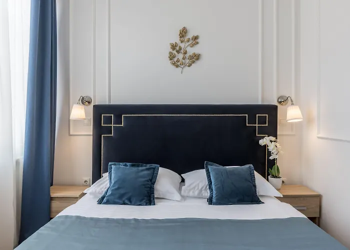 Hotel Annex Building Of Art 3*