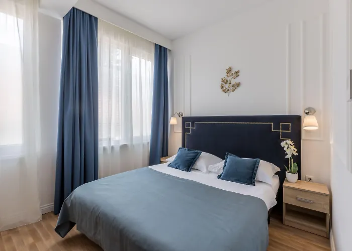 Hotel Annex Building Of Art 3*